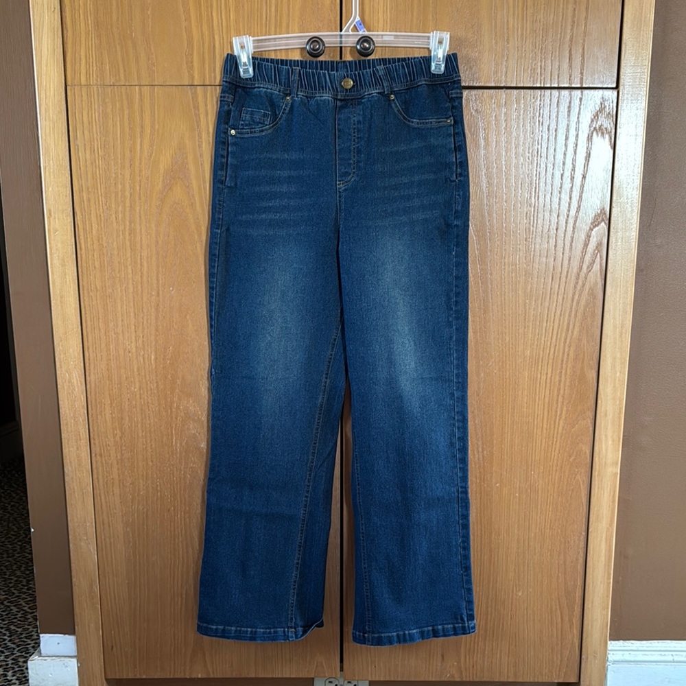 Super comfy Jeans in Dark Wash Size Medium